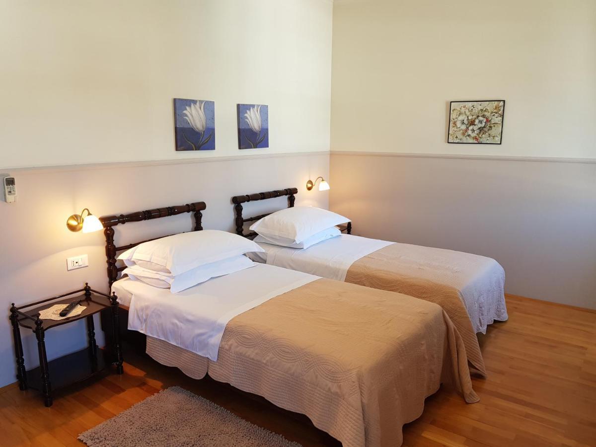 Villa Moretti Трогир Екстериор снимка